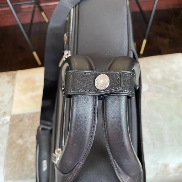 Tumi Arrivé Trifold Carry on Garment Bag - Picture 4 of 9